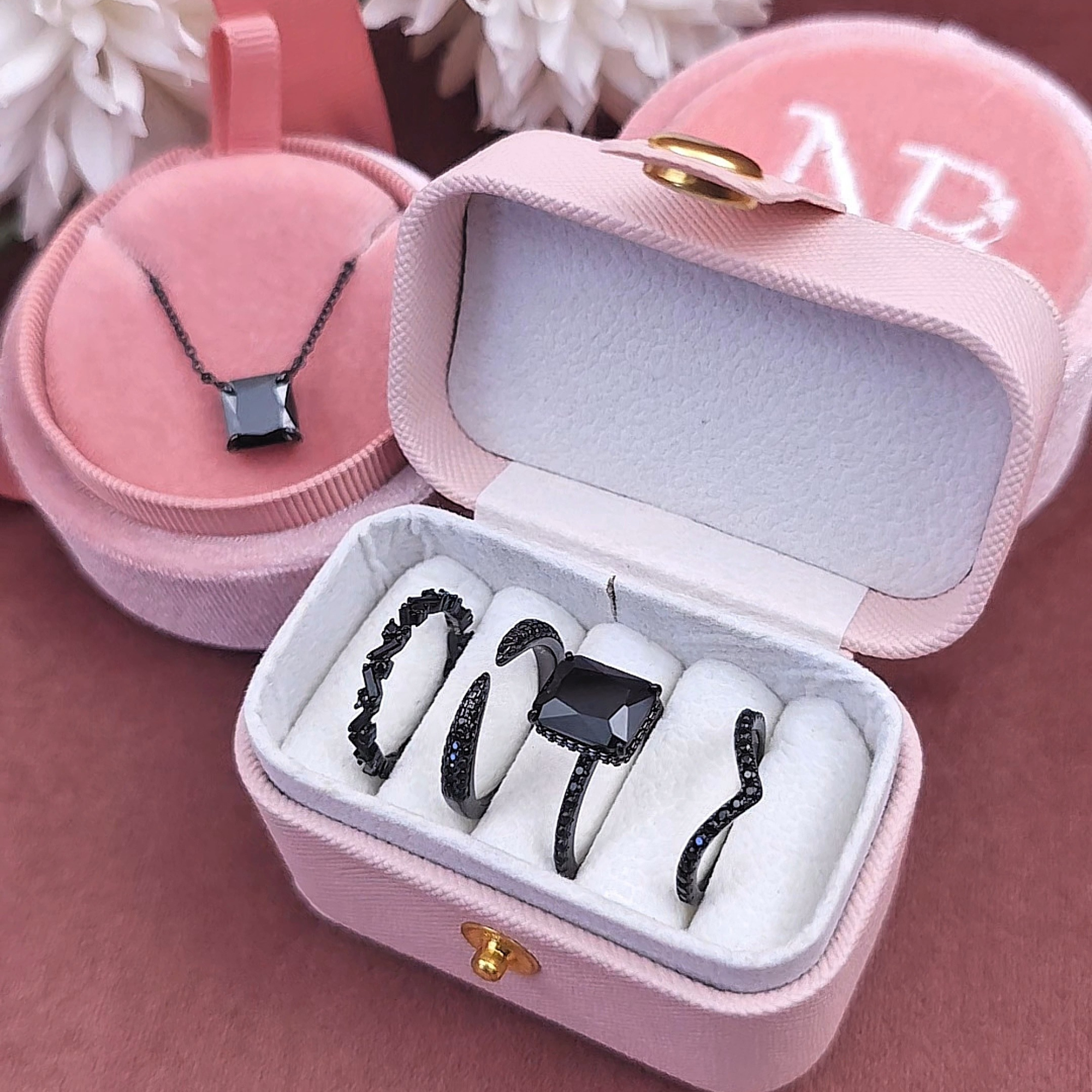 Alida, Antianira, Alana, Dana & Eyla Black